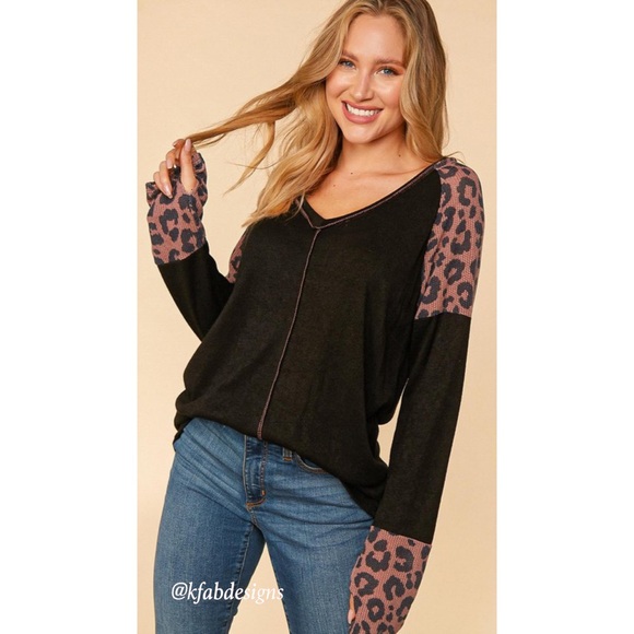 ❤️LAST ONE! V Neck Banded Animal/Color Block w/Thumbholes Reverse Stitch Top! - Picture 5 of 10